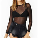 Blusa de mulher preta de manga comprida em tela