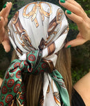 Lenço quadrado de cetim de luxo – Elegância descomplicada para todas as estações.