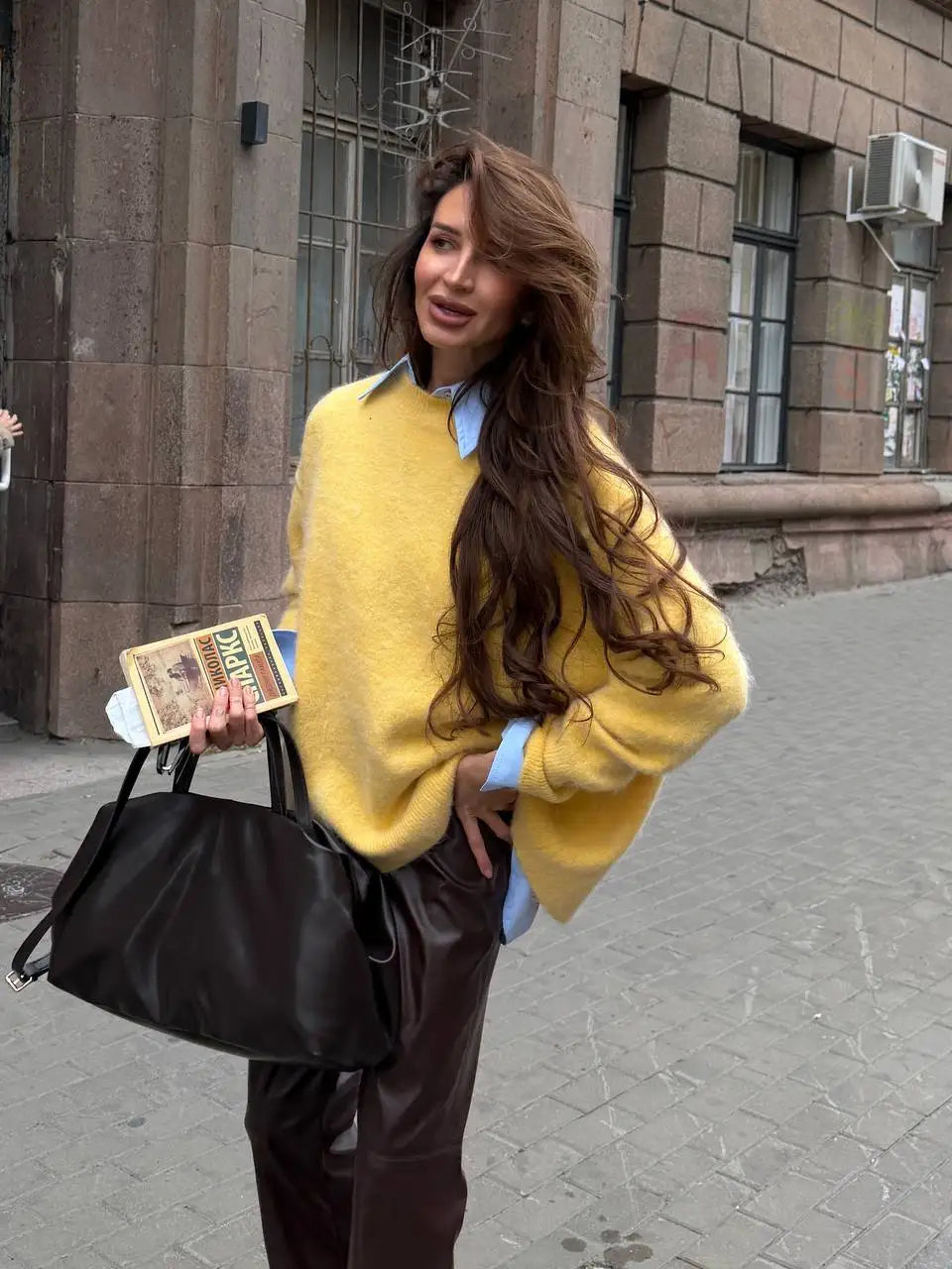 Hirsionsan 2025 New Soft Loose V Neck Knitted Sweaters Women Winter Solid Female Pullovers & Scarf Warm Basic Knitwear Jumper