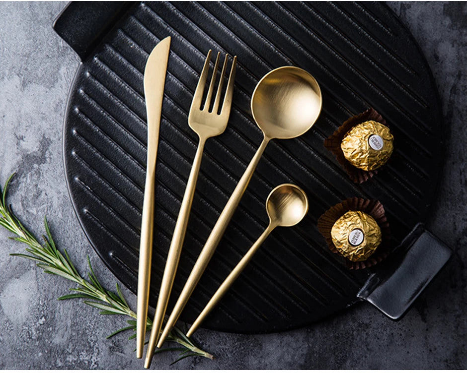 24-Piece Stainless Steel Cutlery Set – Elegant Tableware for 6
