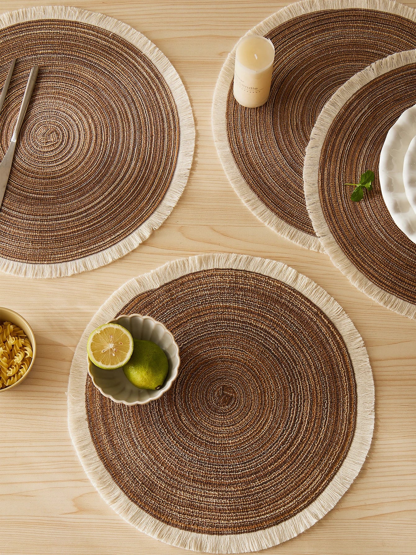 4pcs/set Round Woven Placemats with Fringe – Eco-Friendly & Modern Design