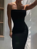 Vestido preto sexy de verão sem mangas