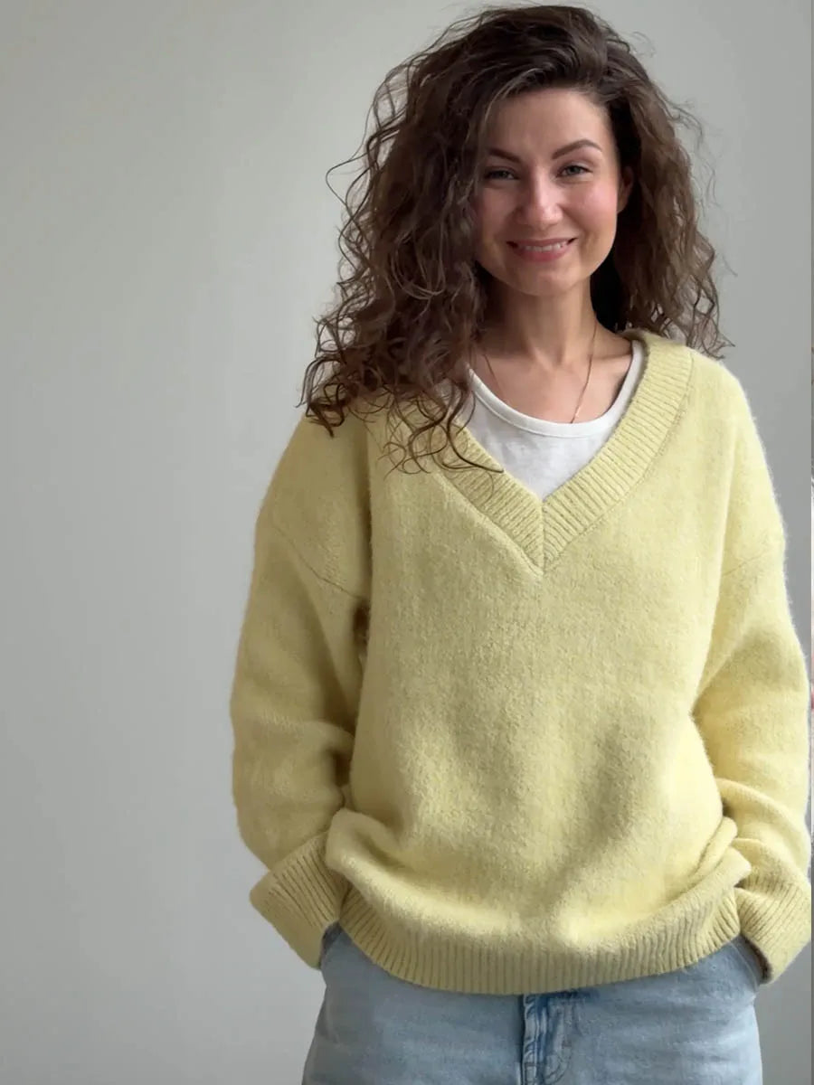 Hirsionsan 2025 New Soft Loose V Neck Knitted Sweaters Women Winter Solid Female Pullovers & Scarf Warm Basic Knitwear Jumper
