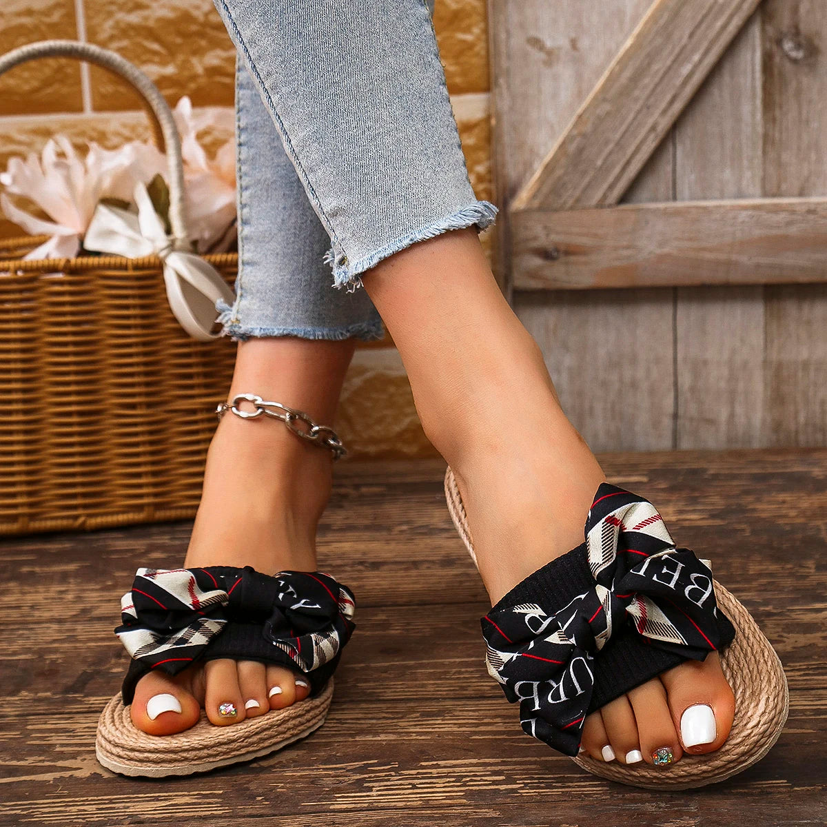 Women’s Modern Non-Slip Durable Flip Flops – Perfect for Beach and Vacation