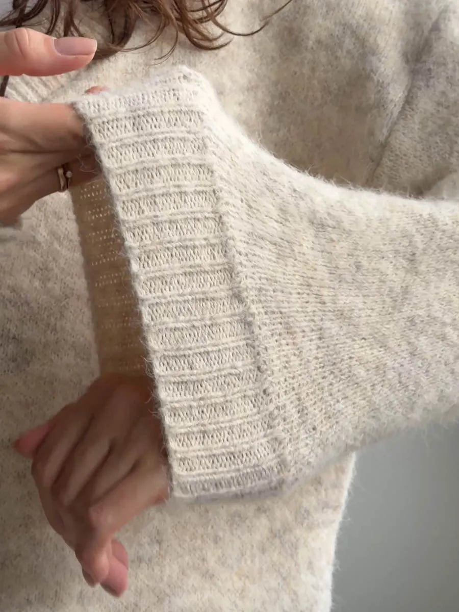 Hirsionsan 2025 New Soft Loose V Neck Knitted Sweaters Women Winter Solid Female Pullovers & Scarf Warm Basic Knitwear Jumper