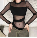 Body sexy com recortes e malha vazada 