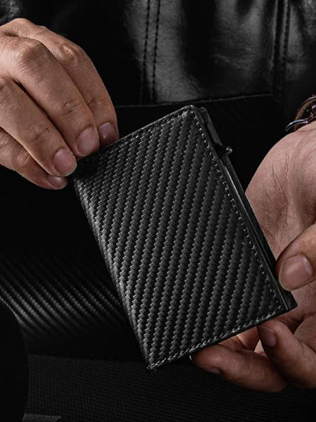 Magnetic Closure Wallet – Sophisticated Design and Practicality for Everyday Use