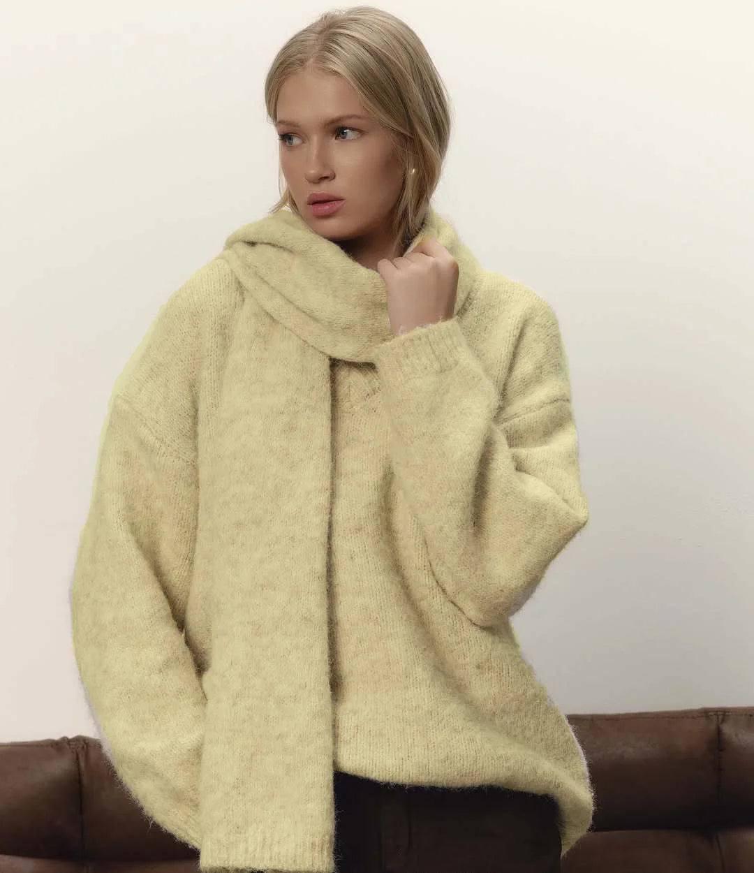 Hirsionsan 2025 New Soft Loose V Neck Knitted Sweaters Women Winter Solid Female Pullovers & Scarf Warm Basic Knitwear Jumper