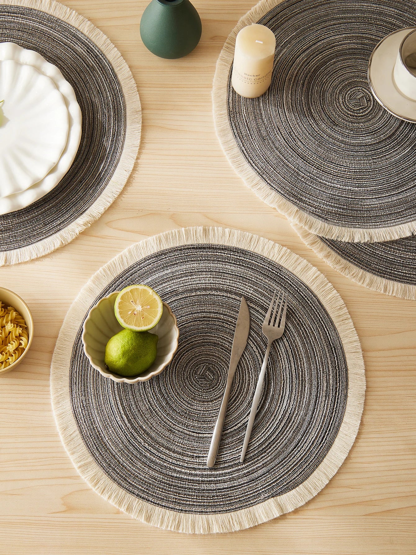4pcs/set Round Woven Placemats with Fringe – Eco-Friendly & Modern Design