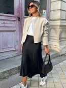 Saia midi de cetim de cintura subida – Elegância e conforto
