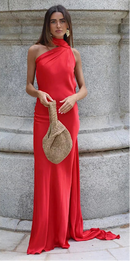 Vestido comprido vermelho, sexy e elegante, com decote nas costas.