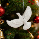 Enfeites de Natal em resina com pombas brancas, símbolo de paz e esperança!