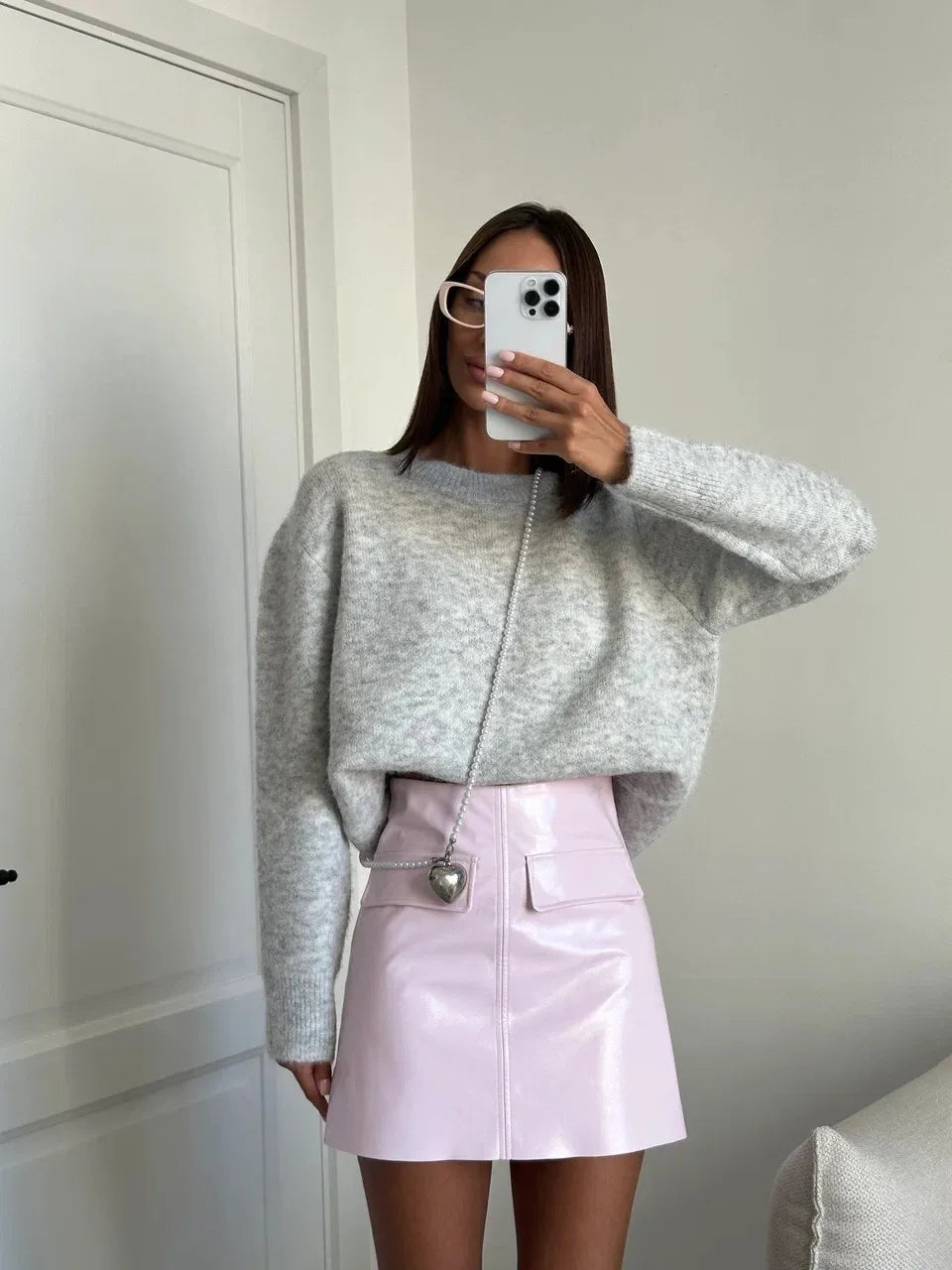 Hirsionsan 2025 New Soft Loose V Neck Knitted Sweaters Women Winter Solid Female Pullovers & Scarf Warm Basic Knitwear Jumper